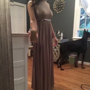 🔥 GORGEOUS Full Length, High Waisted Gown 🔥